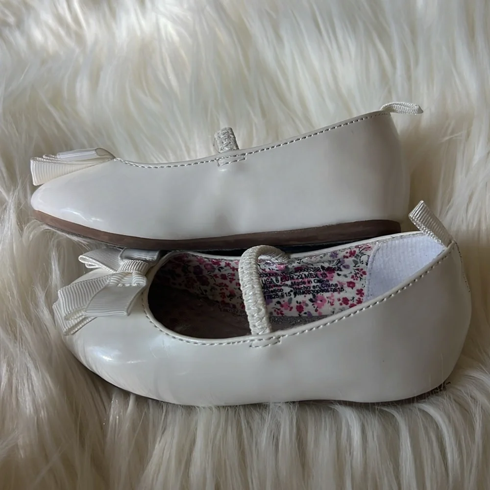 3 for $12🐣 Healthtex Toddler White Patton Leather Slip on Maryjane Flats size: 6